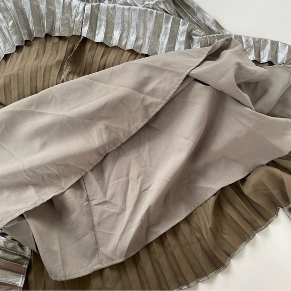 Ann Taylor Silver Bronze Sleeveless Pleated Accordion Chiffon Dress Size 12P NWT - Picture 7 of 10